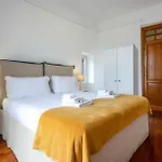 Iflat Spanish Steps Elegant & Spacious Apartment